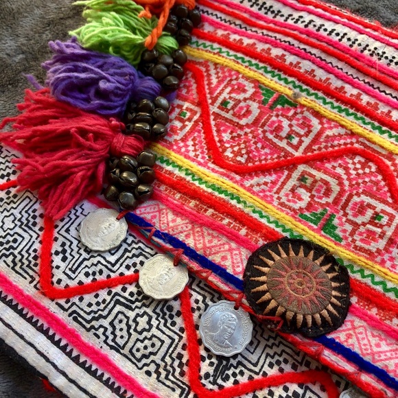 Multicolored detailed clutch - Picture 2 of 5